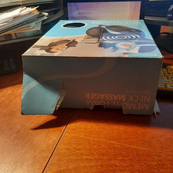 Health Touch Memory Foam Neck Massager Vibration Black NEW W Defect Box Damaged - Picture 4 of 5